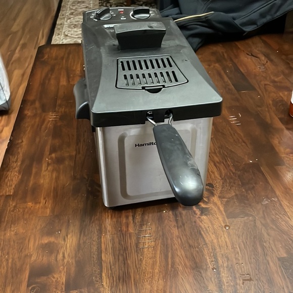- Hamilton beach deep fryer - Picture 6 of 8